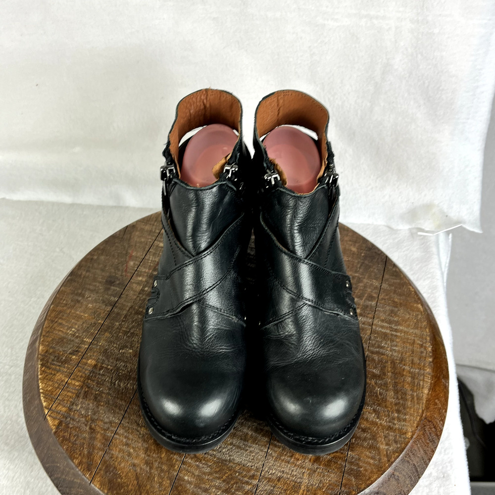 SixtySeven Booties Womens 8 Daisy Floater Ankle Black Leather Side Zipper - Picture 3 of 12